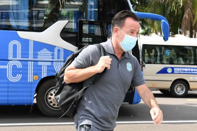 上半场阿诺德角球助攻范迪克破门，利物浦暂1-0谢菲尔德联队；下半场麦卡利斯特伤退，努涅斯失单刀，索博斯洛伊补时破门，最终利物浦2-0谢菲尔德联队，积分来到34分，距离榜首2分。